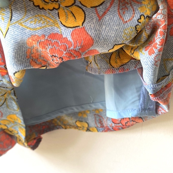 Sugar + lips Floral pleated shorts, Size S - Picture 6 of 10